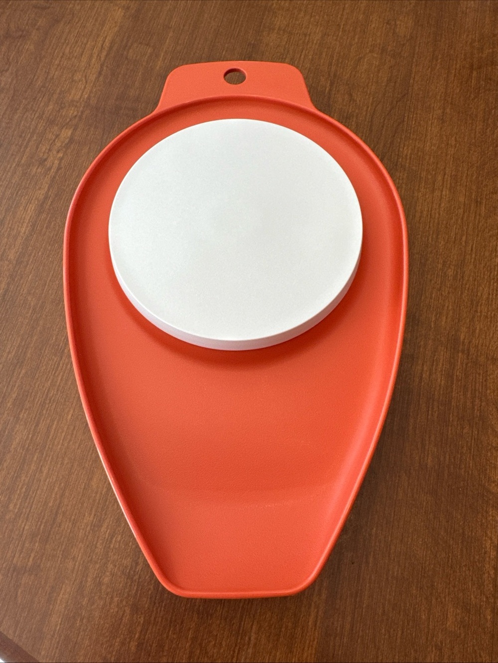 Tupperware chopping pour orange cutting board with scraper New
